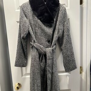 NWT Anne Klein black faux fur long grey coat. Size 6